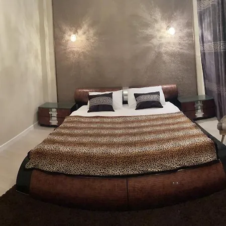 Diamond Hotel *