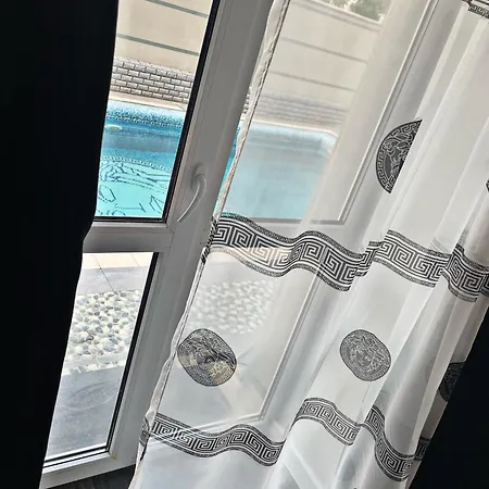 Diamond Hotel *